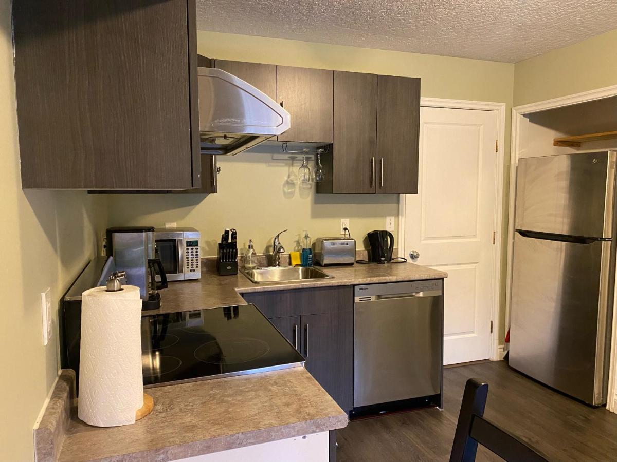 1 Bedroom Suite In Langford. Βικτώρια Εξωτερικό φωτογραφία