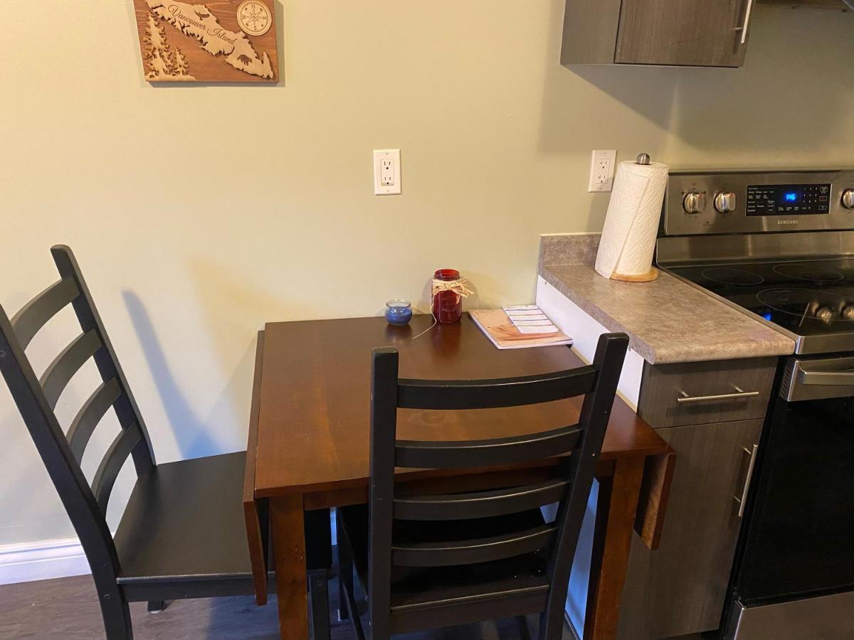 1 Bedroom Suite In Langford. Βικτώρια Εξωτερικό φωτογραφία