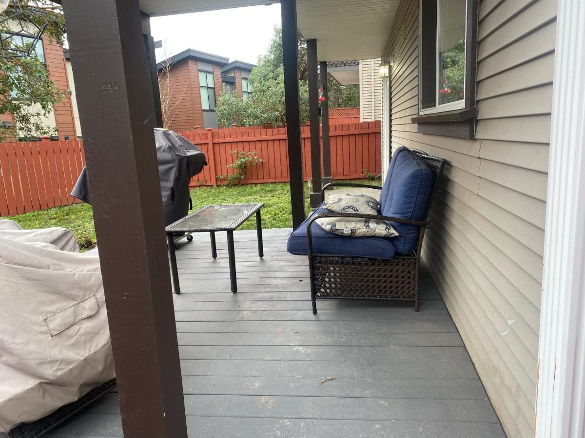 1 Bedroom Suite In Langford. Βικτώρια Εξωτερικό φωτογραφία